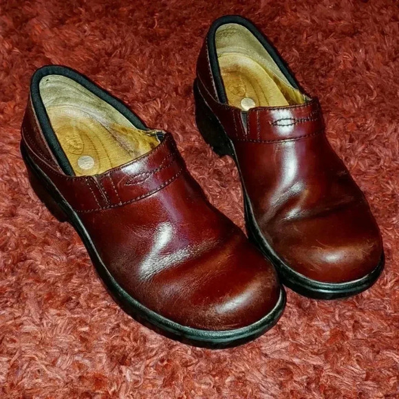 Ariat Shoes - ARIAT Brown Leather Expert Slip On Clogs Shoes skid resistant size 6.5B